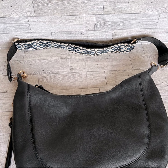 Black Shoulder Bag with Woven Strap – Excellent Condition - Picture 6 of 7